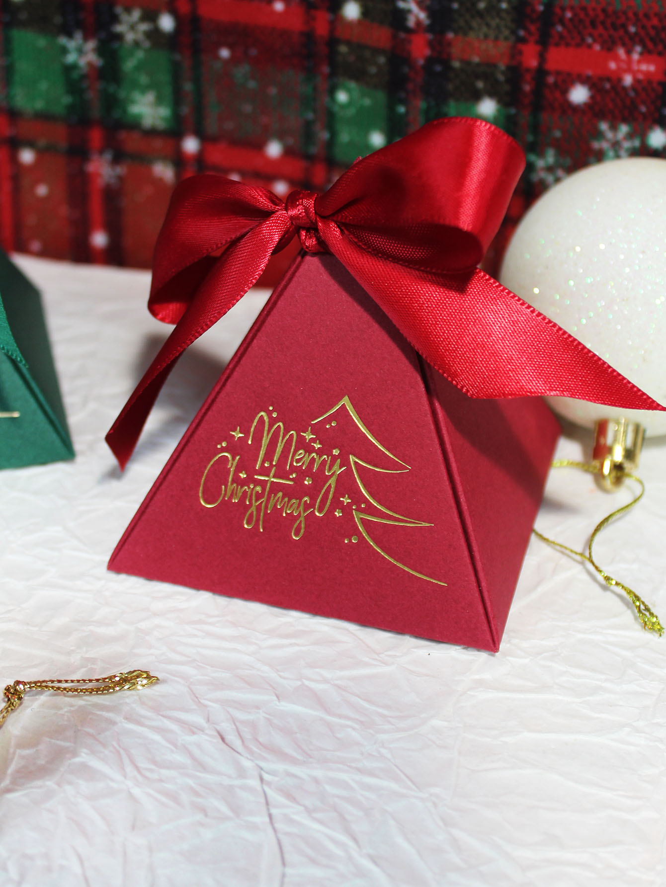 Christmas Triangle Box Candy G - Chocolate Snack 评论和价格